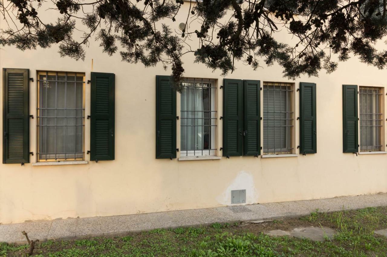 La Rosa Lägenhet Ferrara Exteriör bild